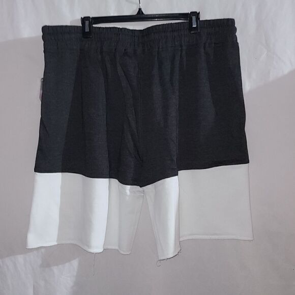 NFL Washington Football Team Gray White Shorts Size XXL - Picture 4 of 5